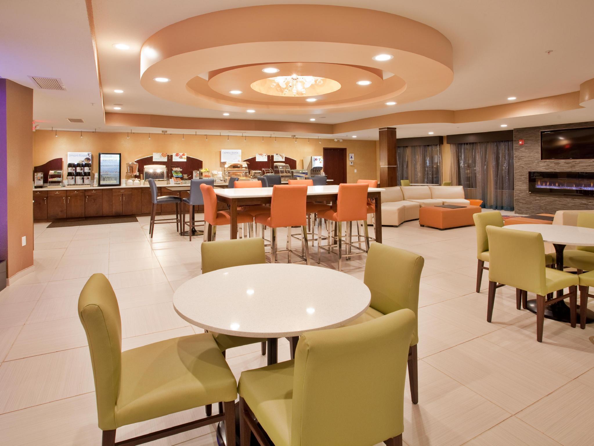Holiday Inn Express & Suites St Louis Airport By Ihg Woodson Terrace Exterior foto