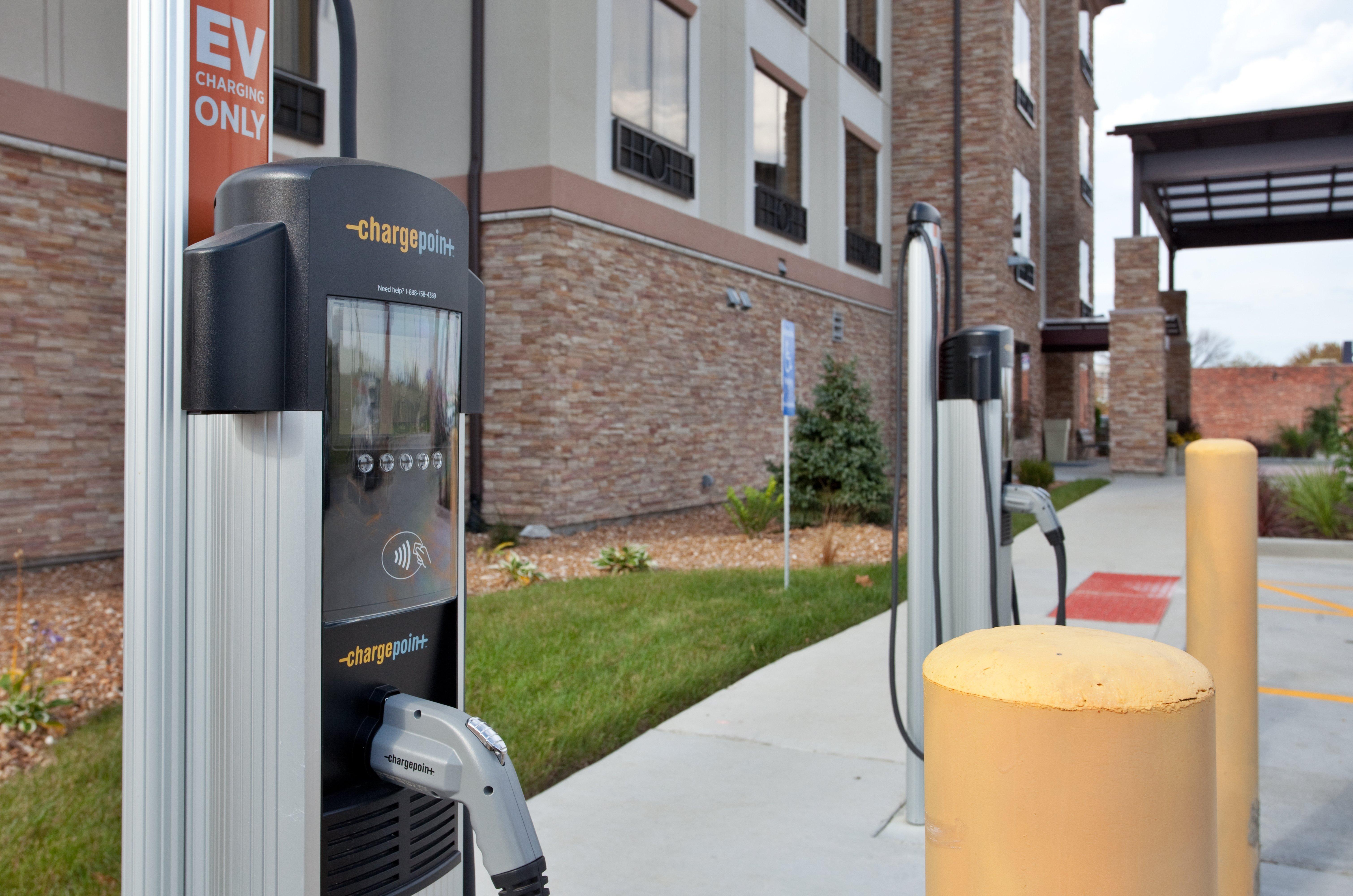 Holiday Inn Express & Suites St Louis Airport By Ihg Woodson Terrace Exterior foto